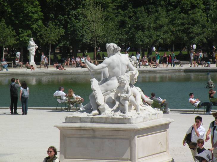  statue et bassin des Tuileries